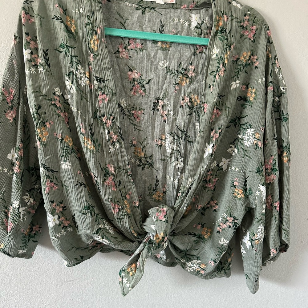 Pink Rose Green Tie Front 3/4 Sleeve Blouse